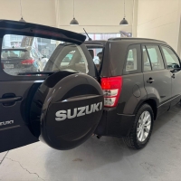 GRAND VITARA L EDITION 2.0 AUT. COM INTERIOR CARAMELO + TETO SOLAR